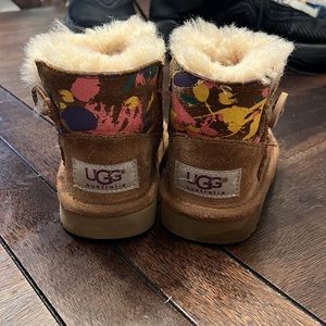 Toddler Ugg mini Bailey paint splatter